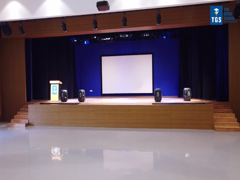 The Gera School | auditorium